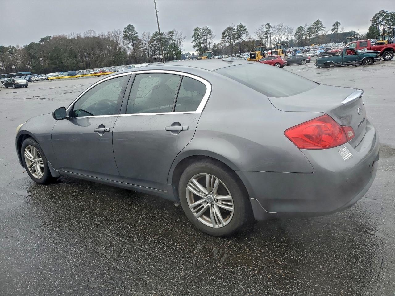 2011 INFINITI G37