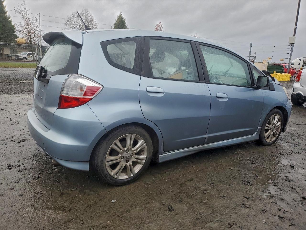 2011 HONDA FIT