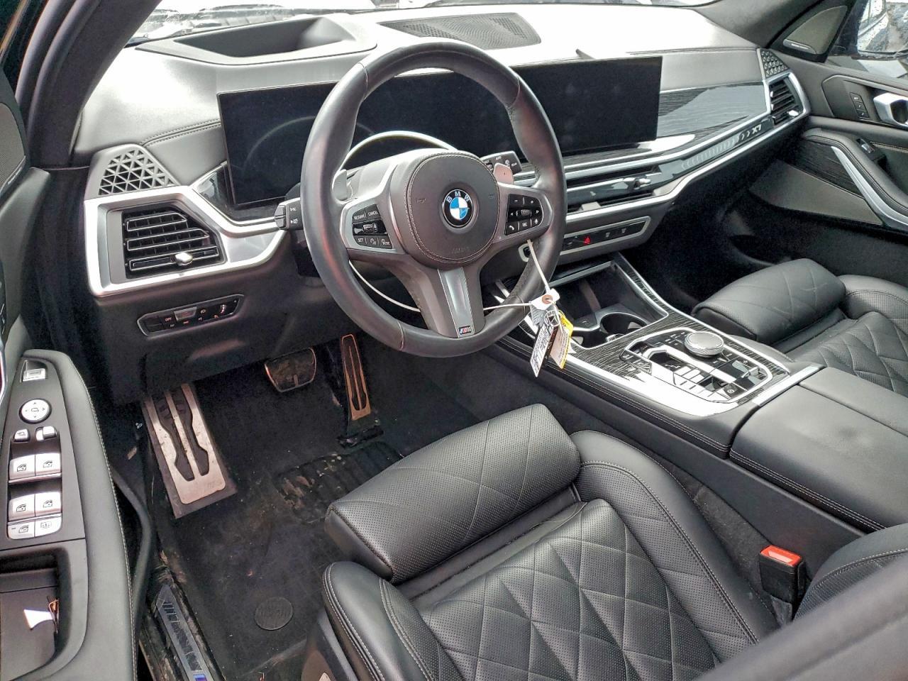 2023 BMW X7