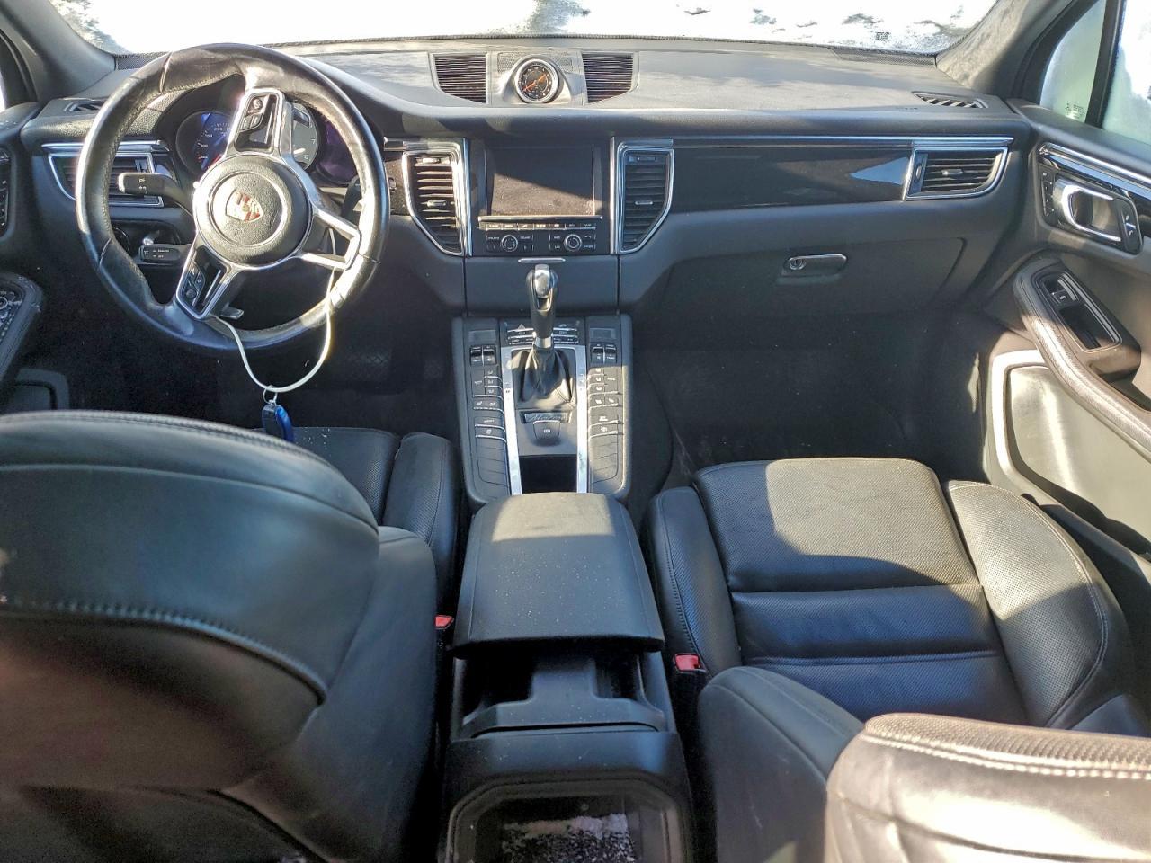 2015 PORSCHE Macan