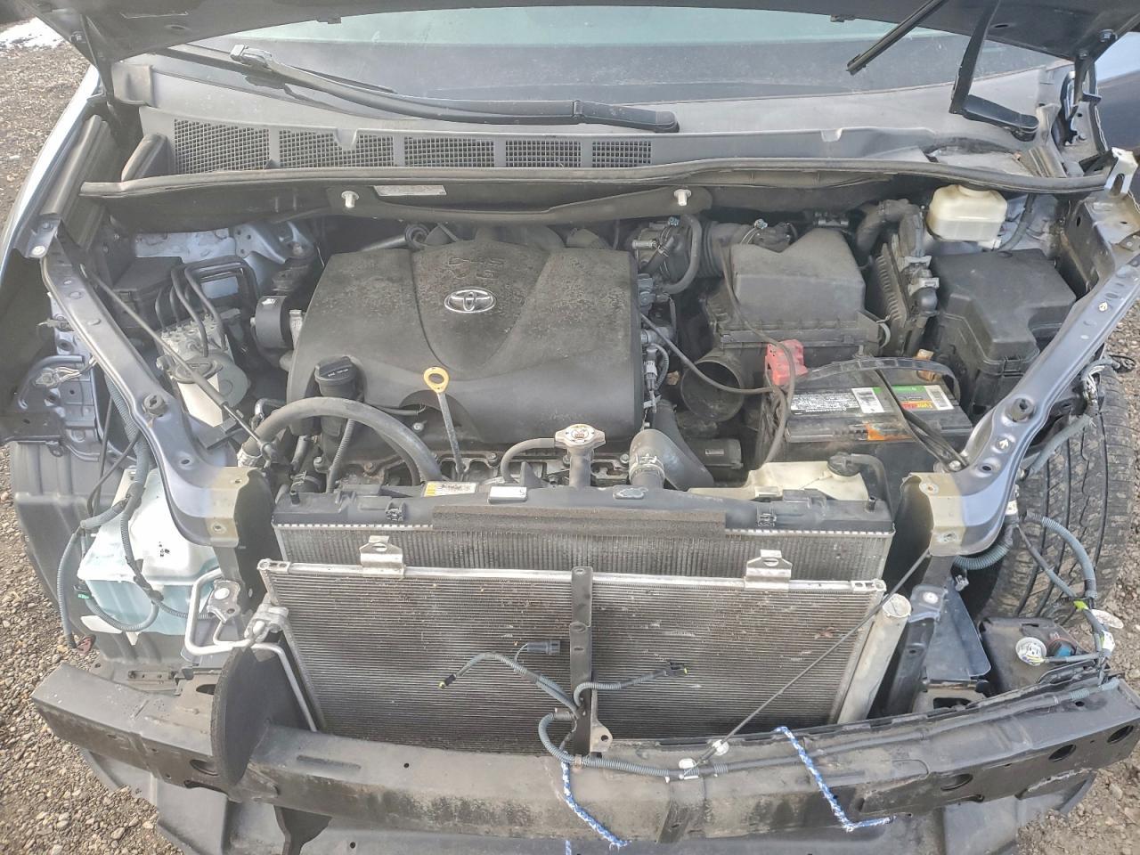 2017 TOYOTA SIENNA