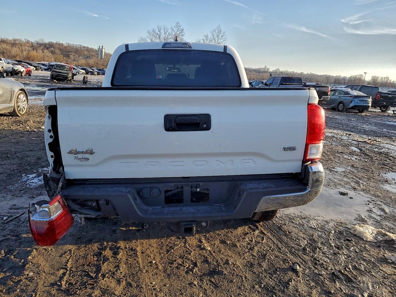 2016 TOYOTA TACOMA