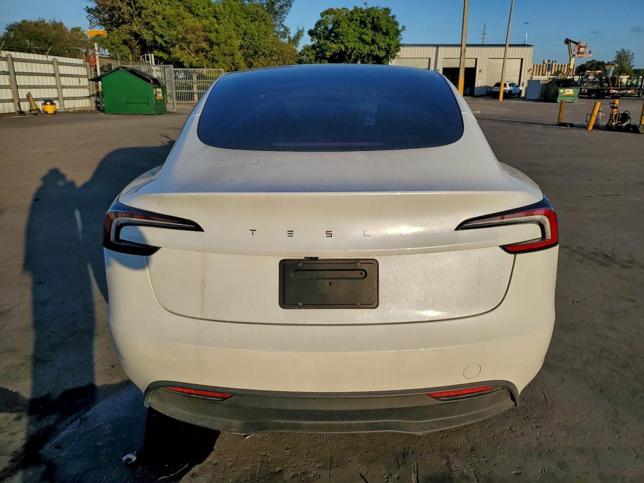 2025 TESLA MODEL 3