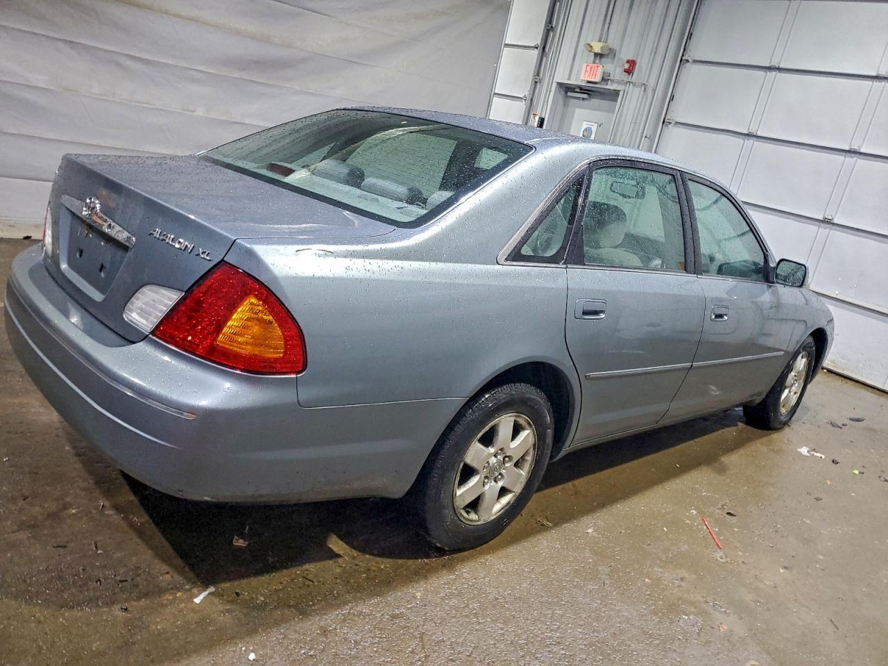 2002 TOYOTA Avalon