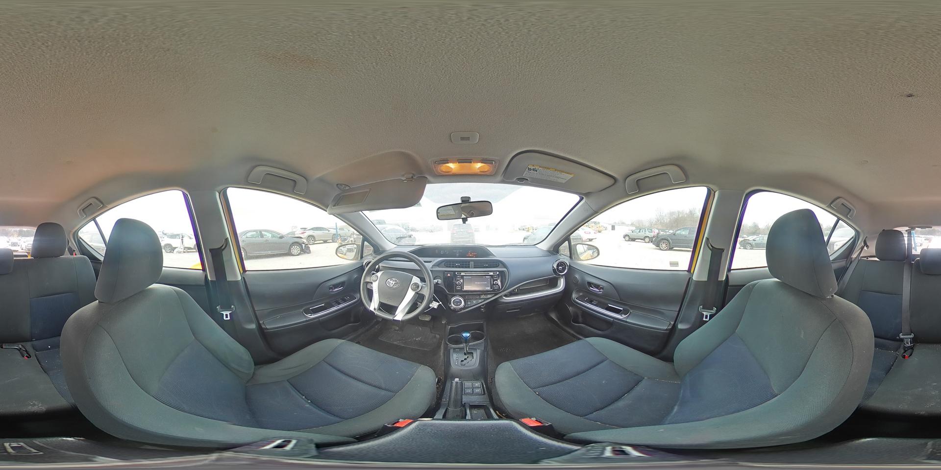 2016 TOYOTA Prius c