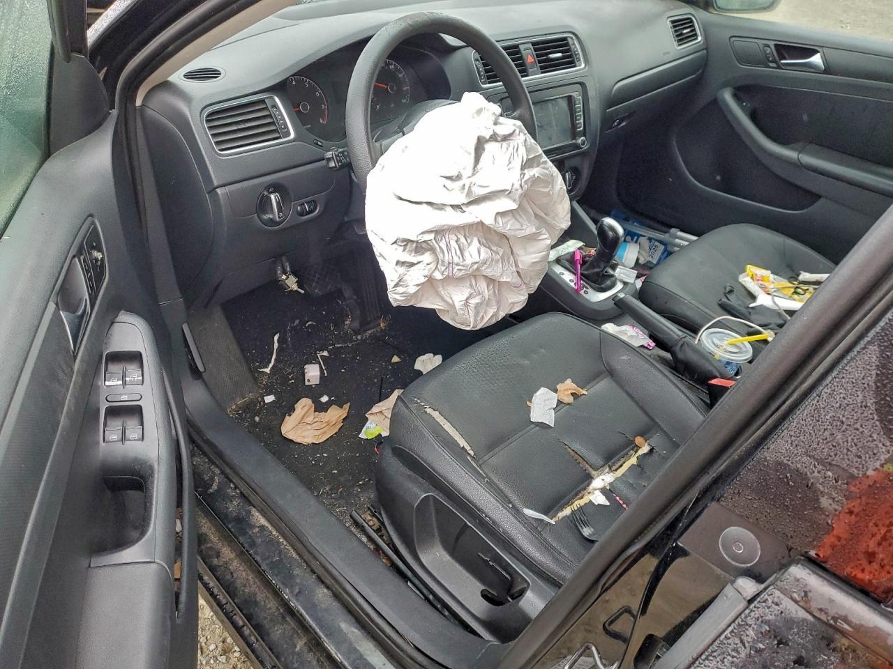 2011 VOLKSWAGEN JETTA