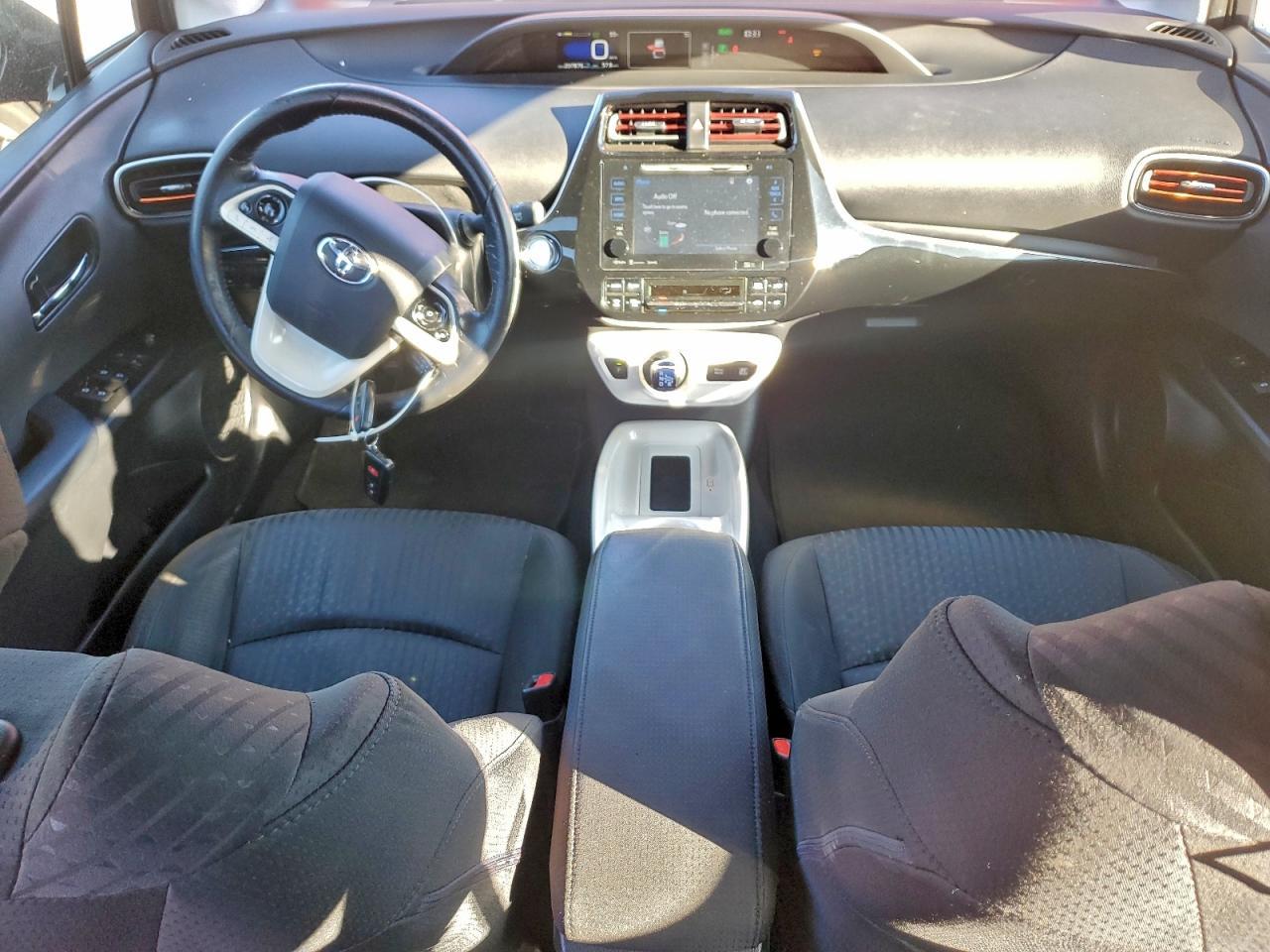 2016 TOYOTA PRIUS