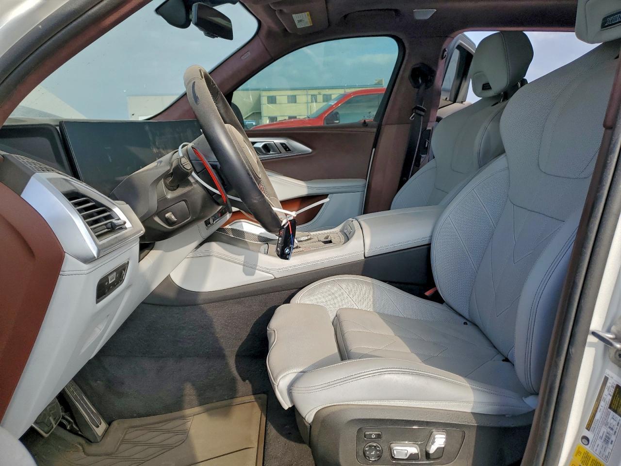 2023 BMW Xm