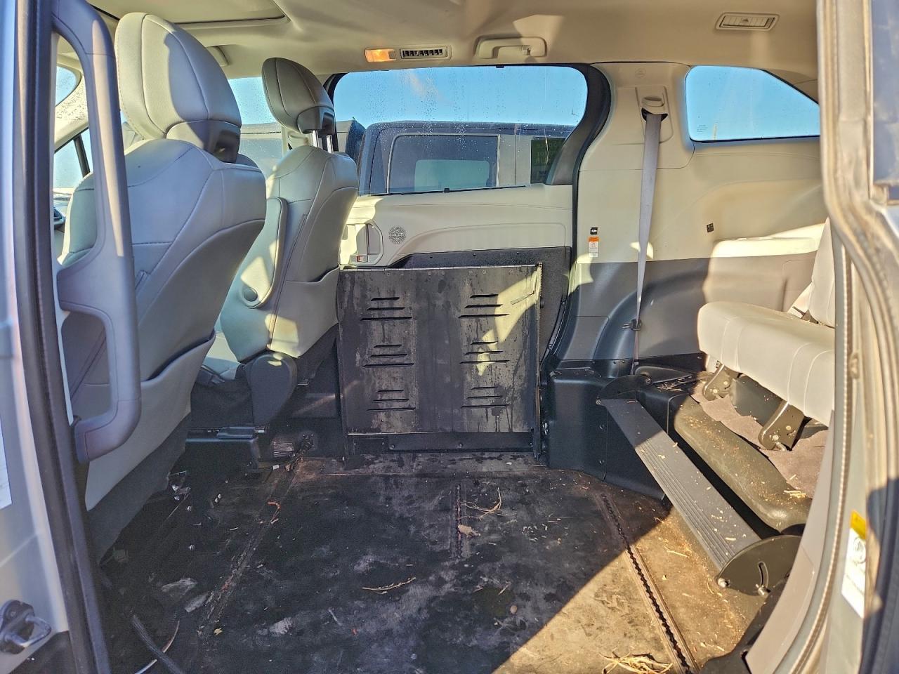 2023 TOYOTA SIENNA