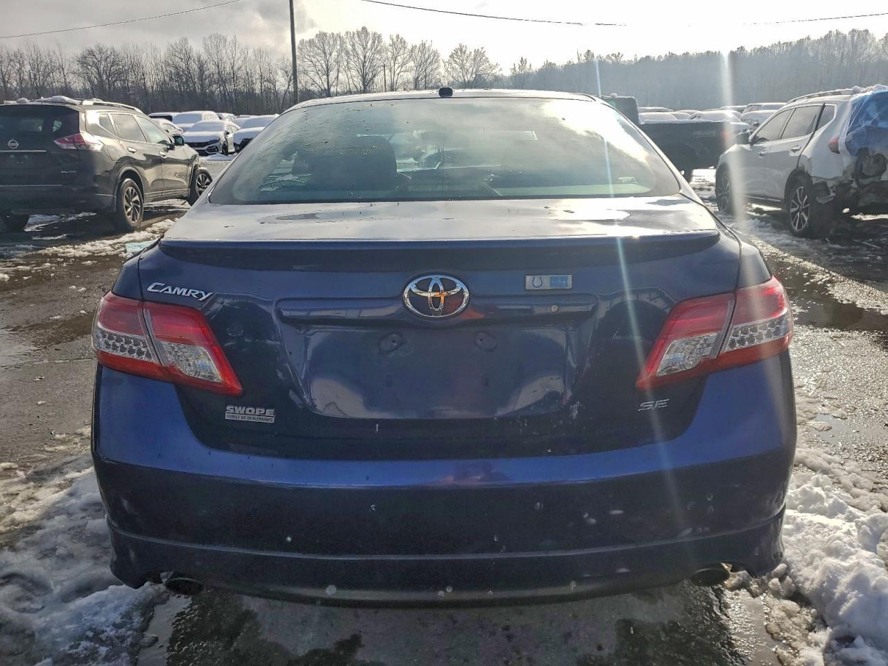 2011 TOYOTA CAMRY