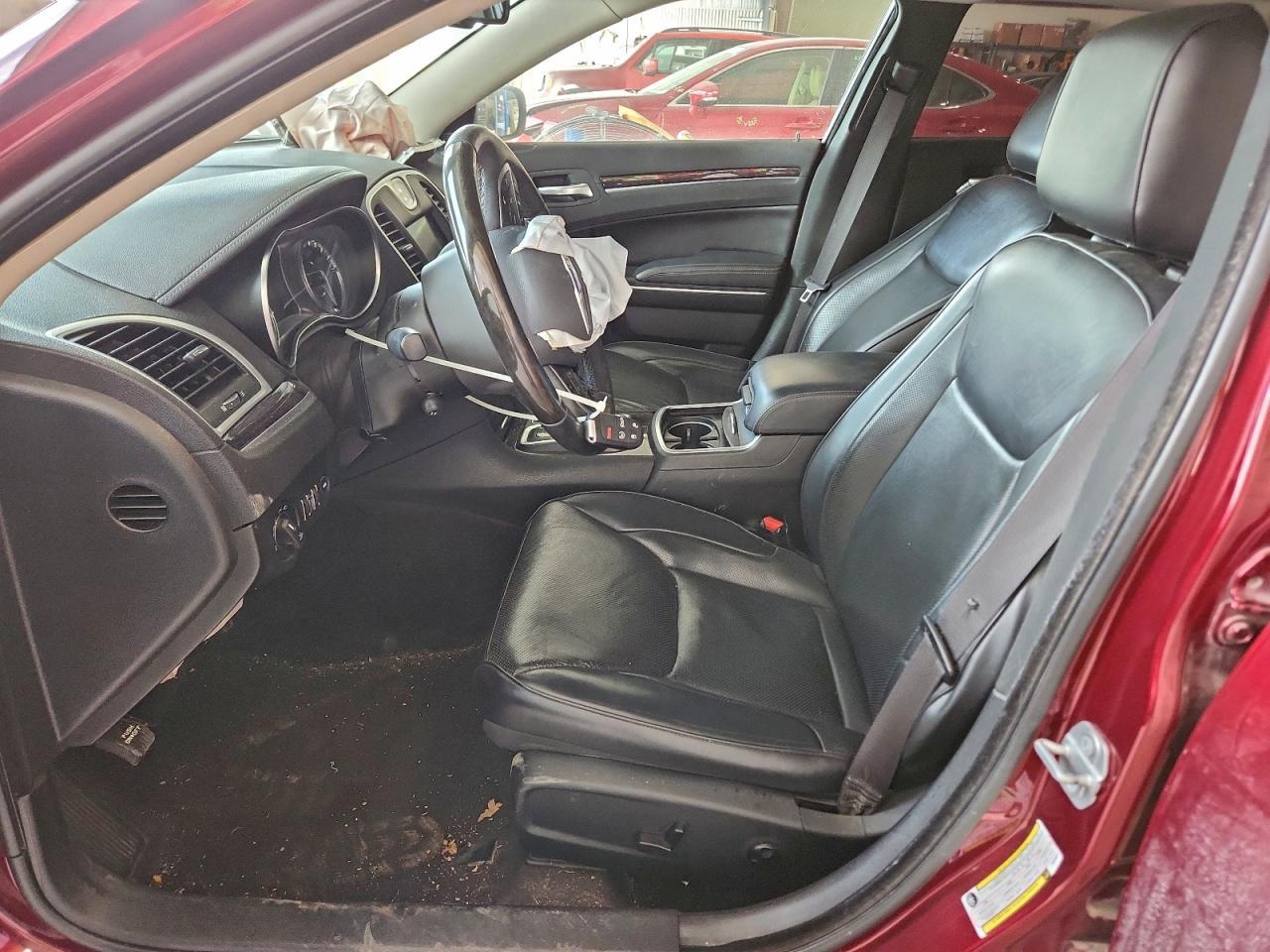 2019 CHRYSLER 300