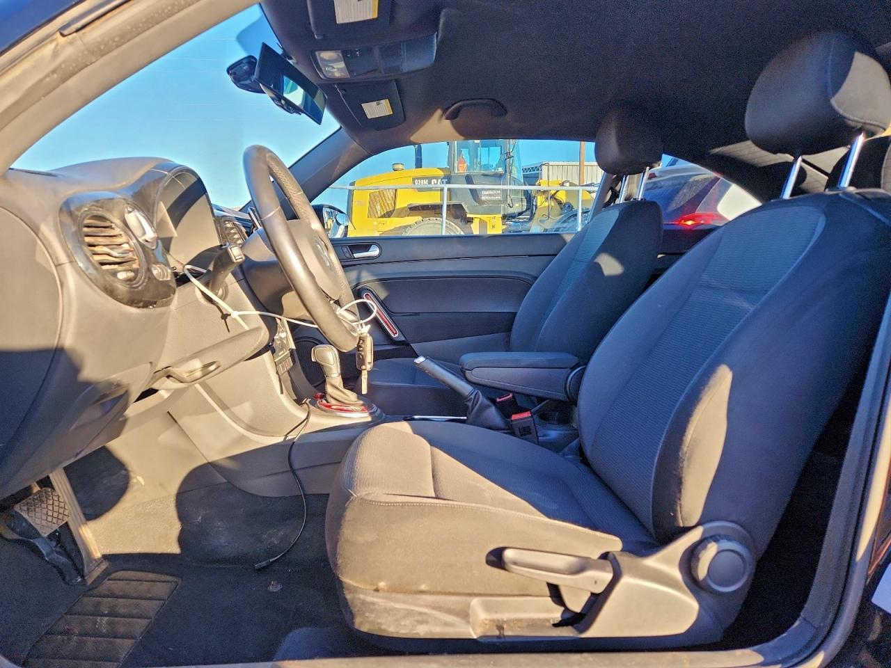 2016 VOLKSWAGEN Beetle