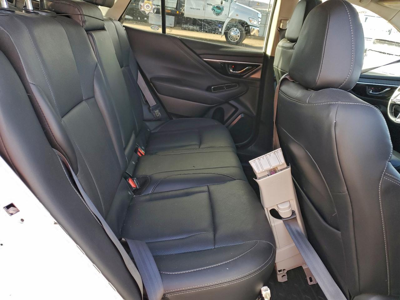 2020 SUBARU Outback