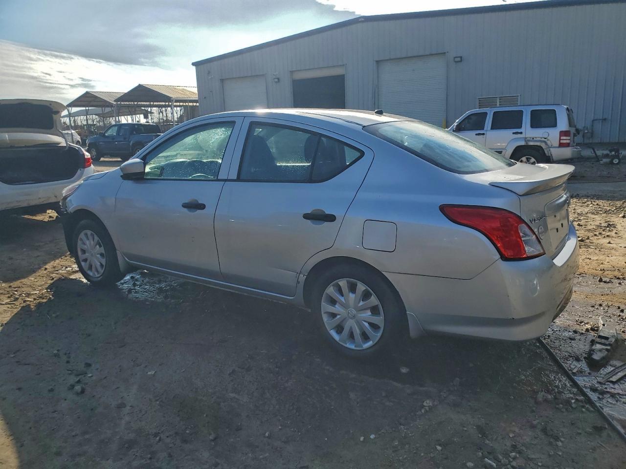 2018 NISSAN VERSA