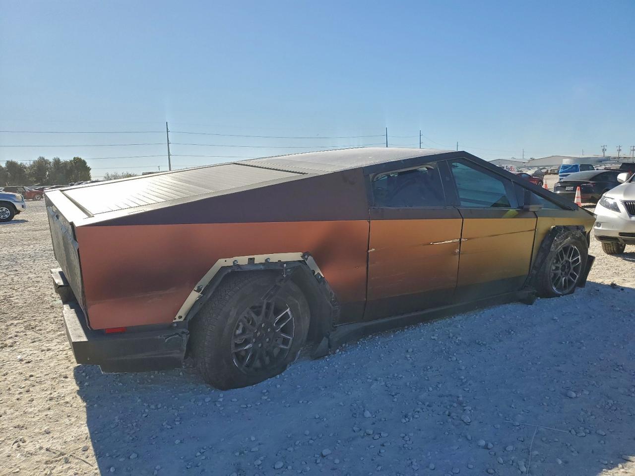 2025 TESLA Cybertruck