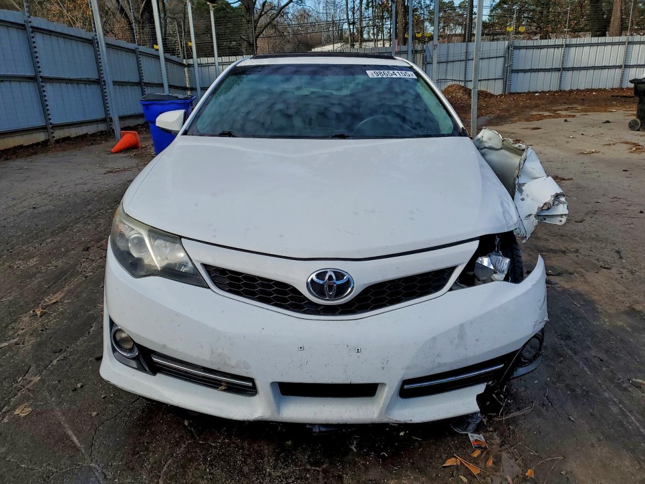 2014 TOYOTA CAMRY