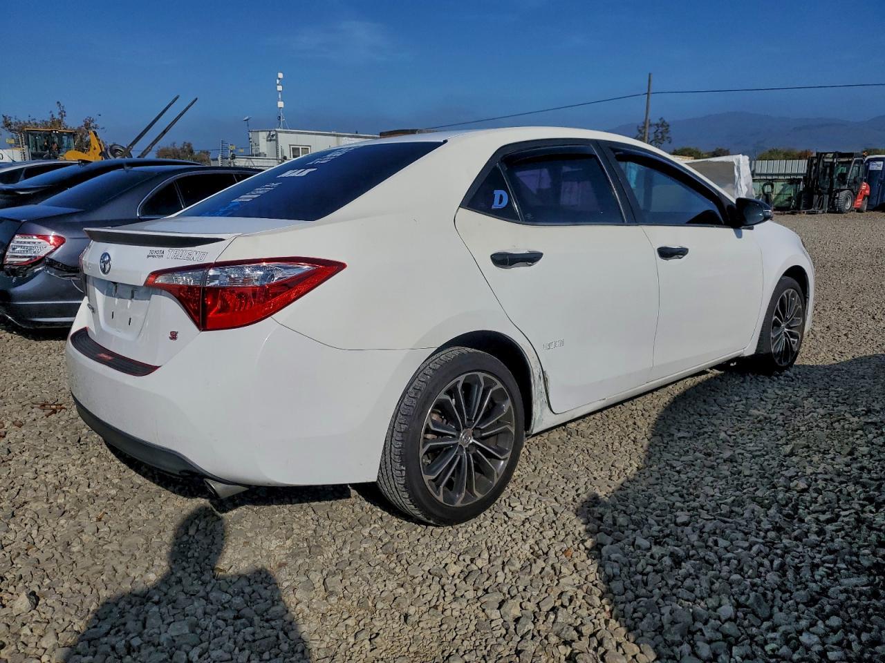2016 TOYOTA COROLLA