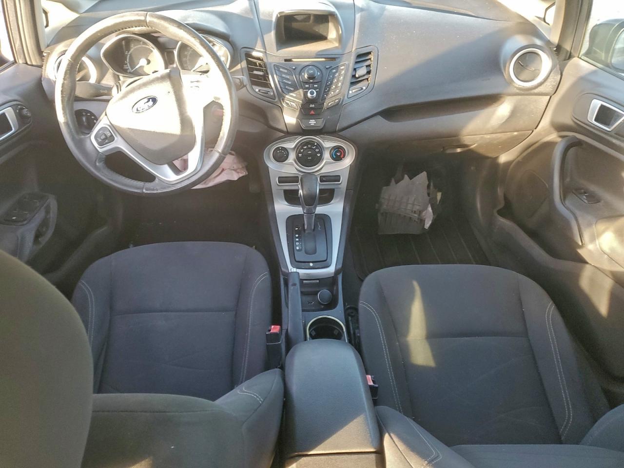 2015 FORD Fiesta