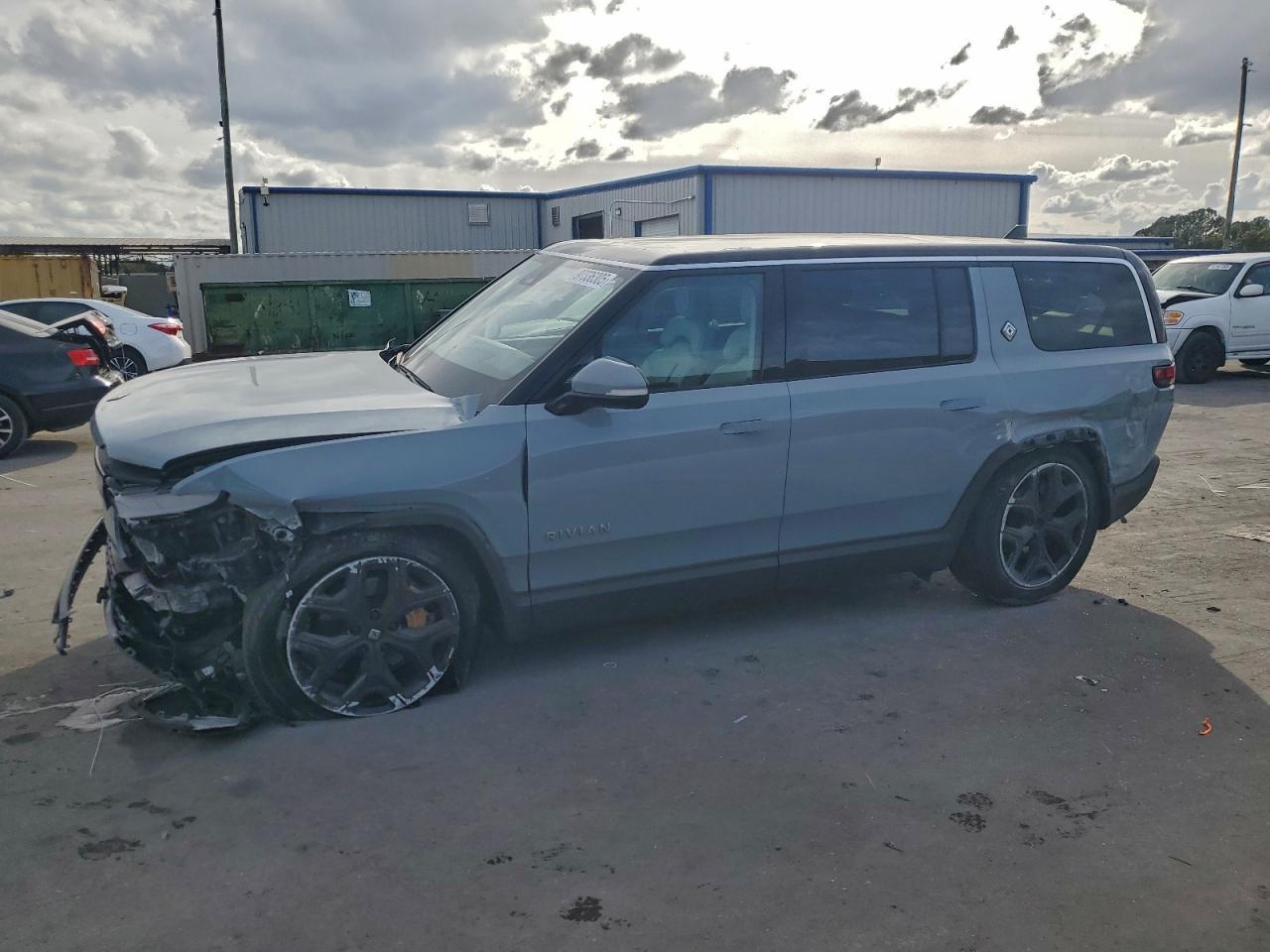2023 RIVIAN R1s