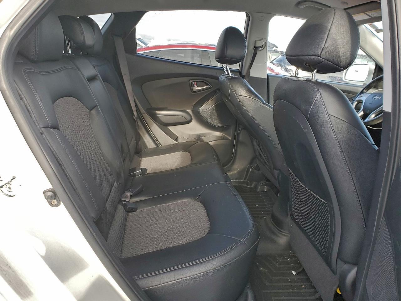 2011 HYUNDAI TUCSON