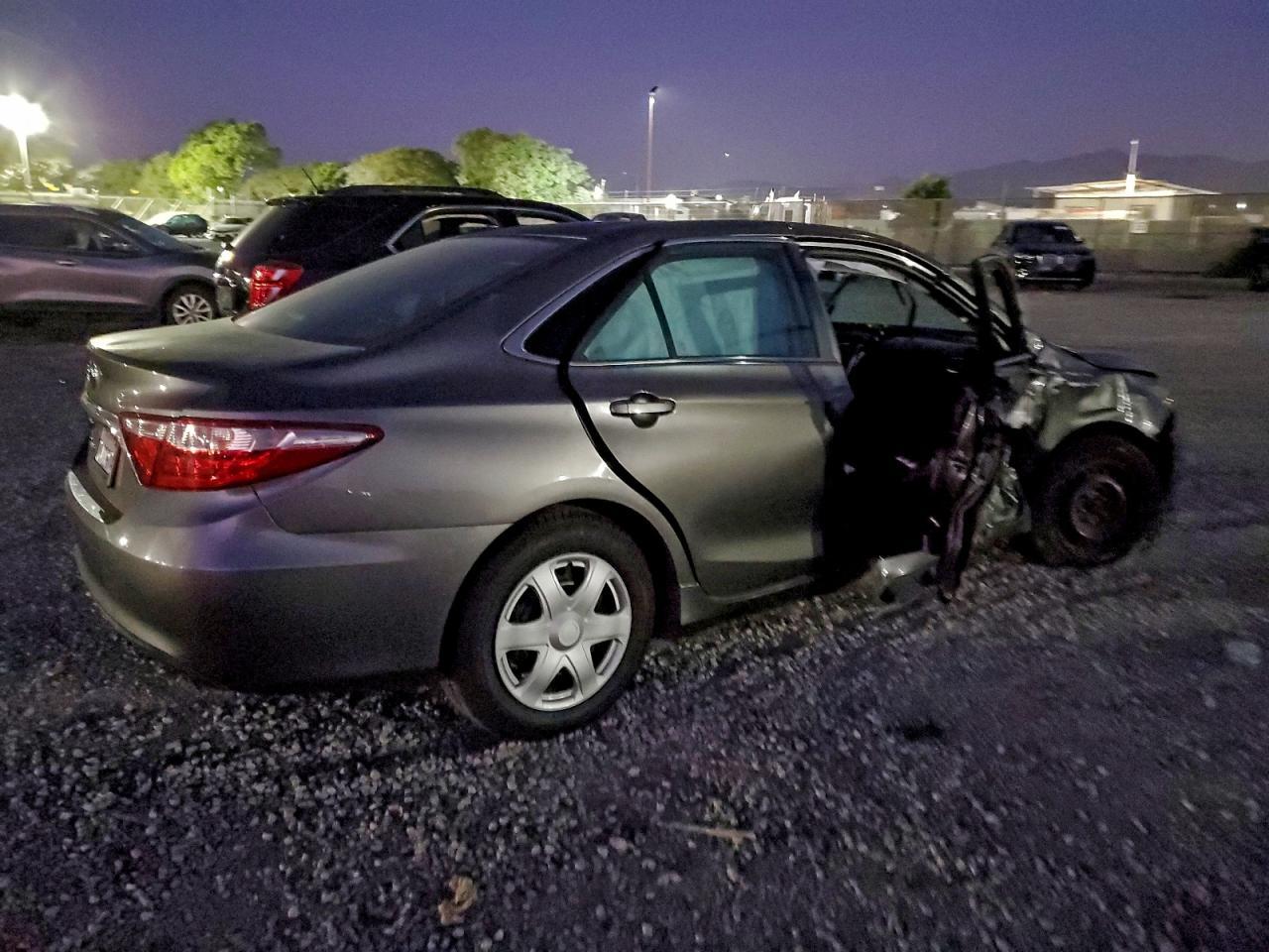 2015 TOYOTA CAMRY