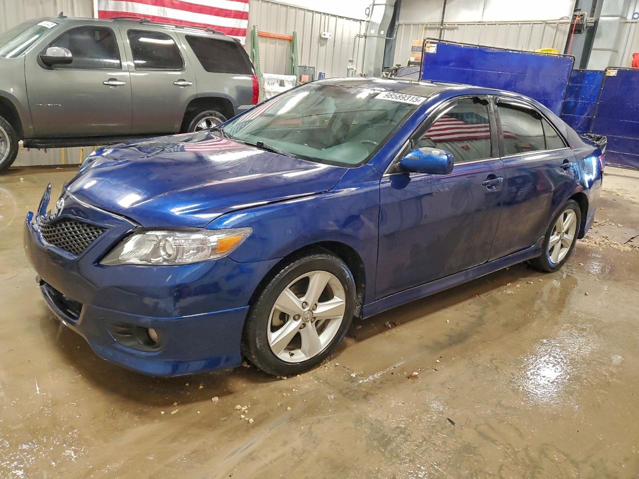 2011 TOYOTA CAMRY