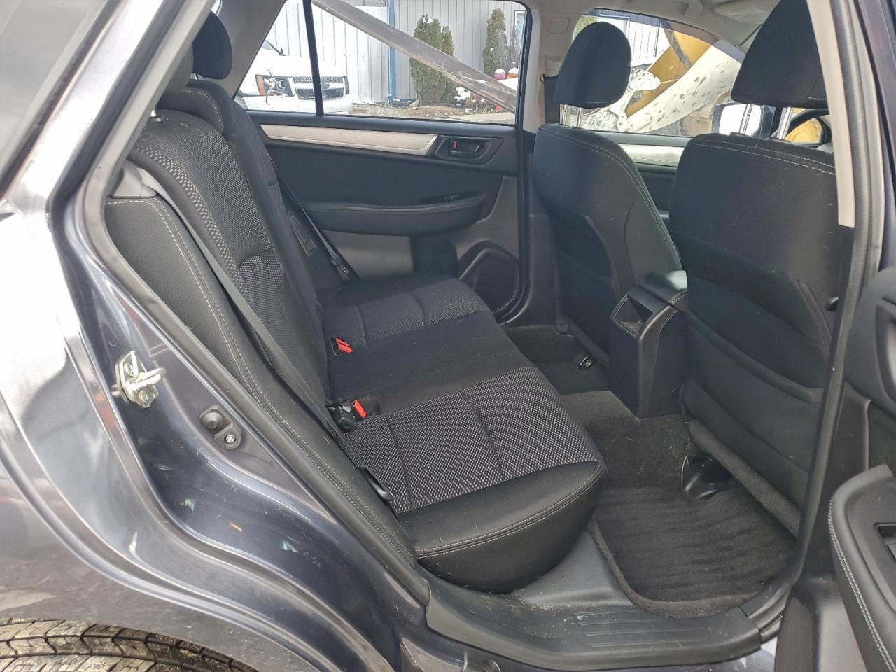 2015 SUBARU Outback