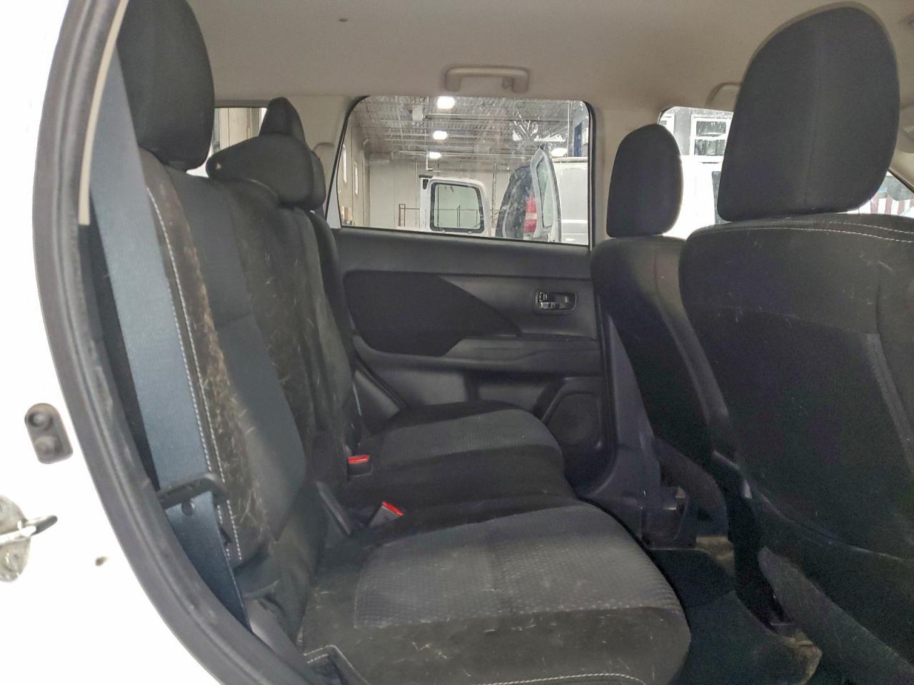 2016 MITSUBISHI outlander