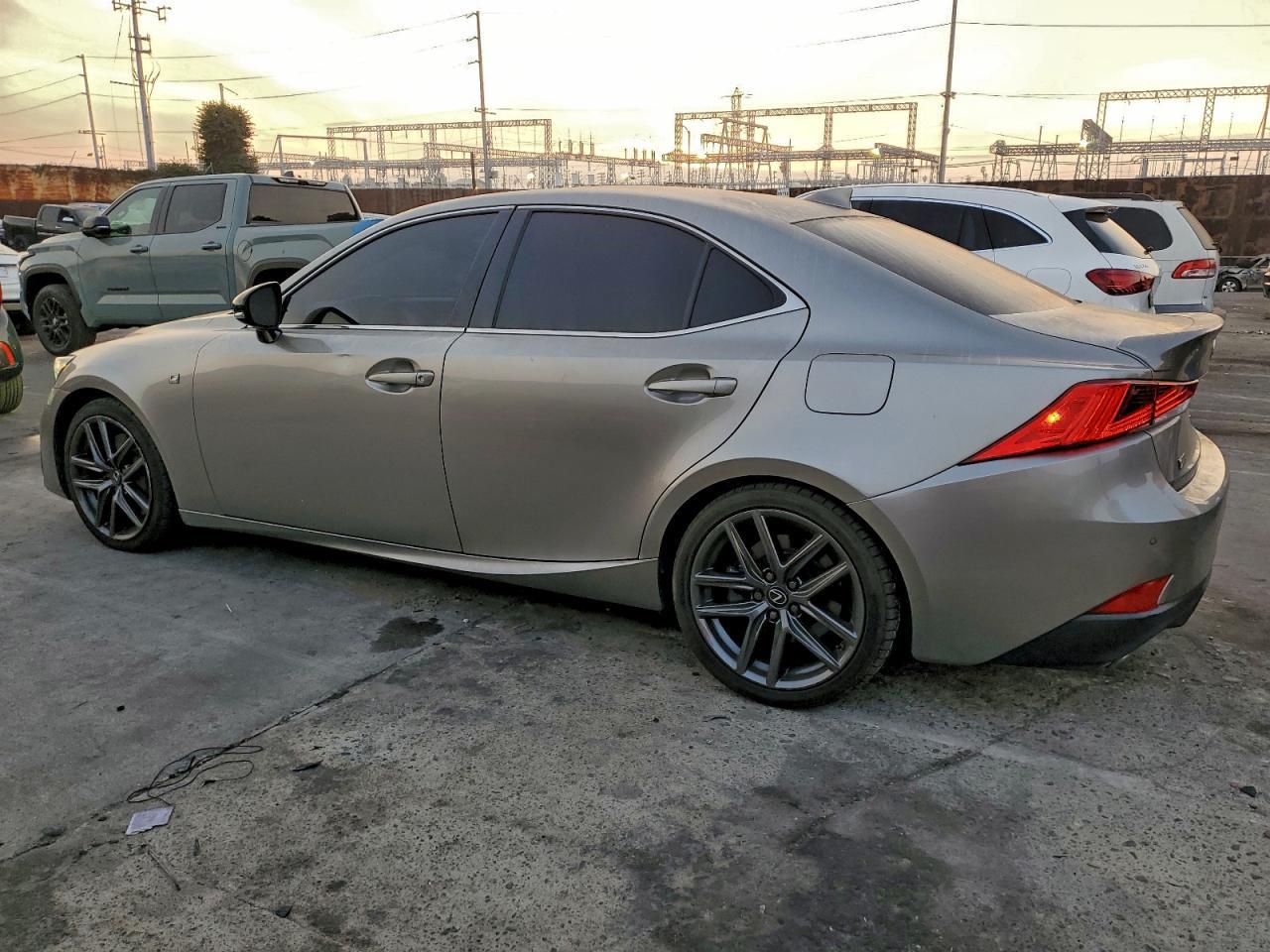 2019 LEXUS IS 300