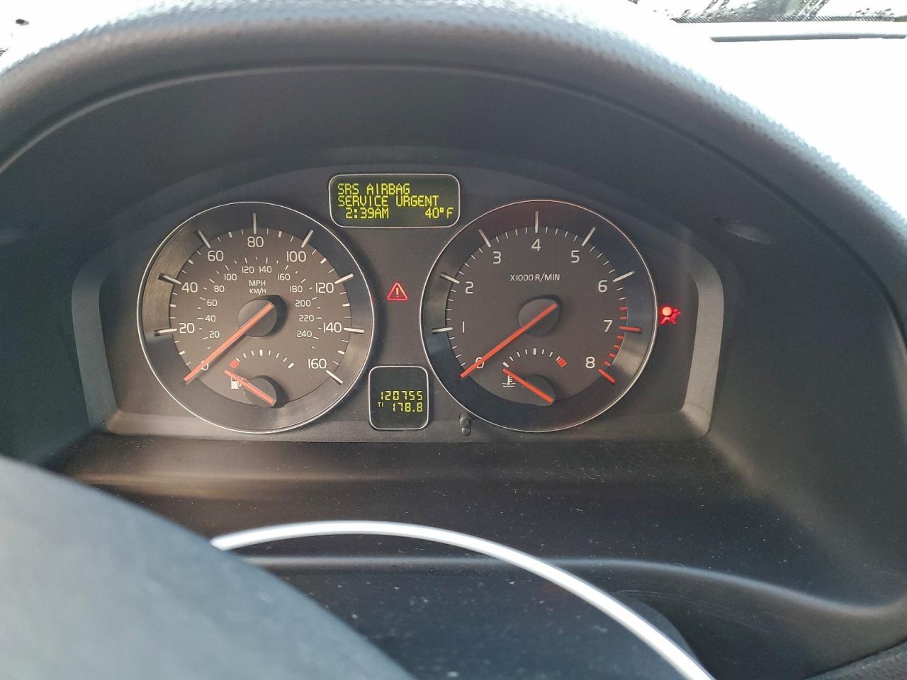 2011 VOLVO S40