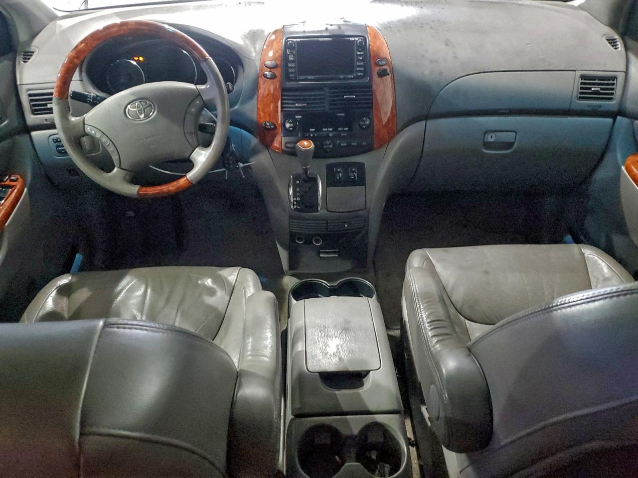 2008 TOYOTA SIENNA