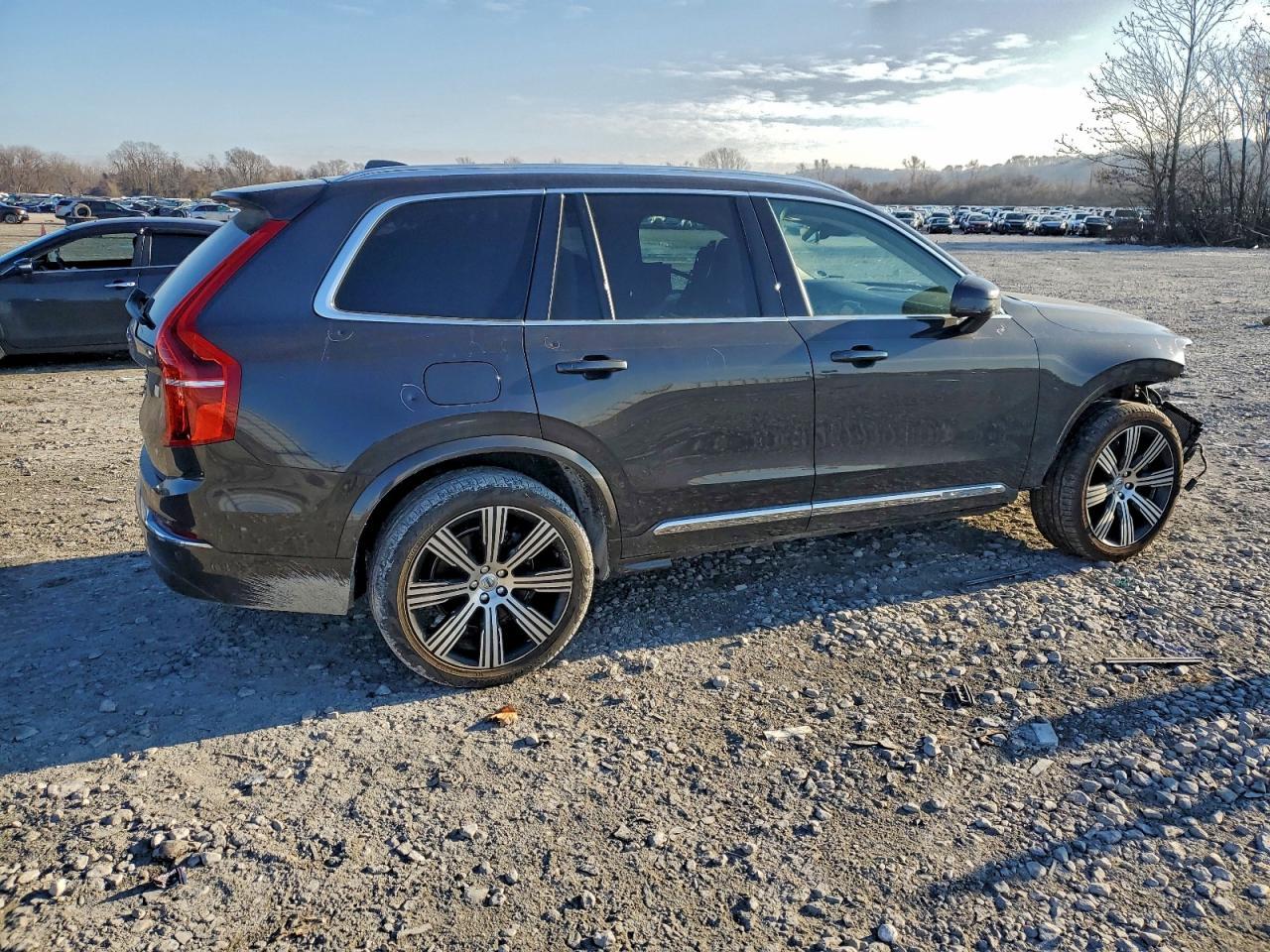2023 VOLVO XC90