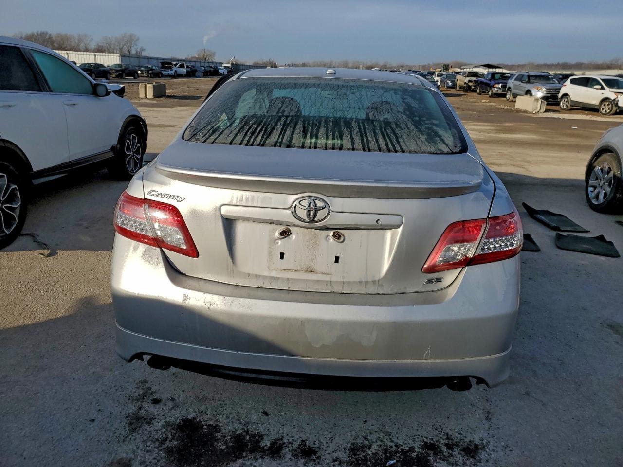 2011 TOYOTA CAMRY