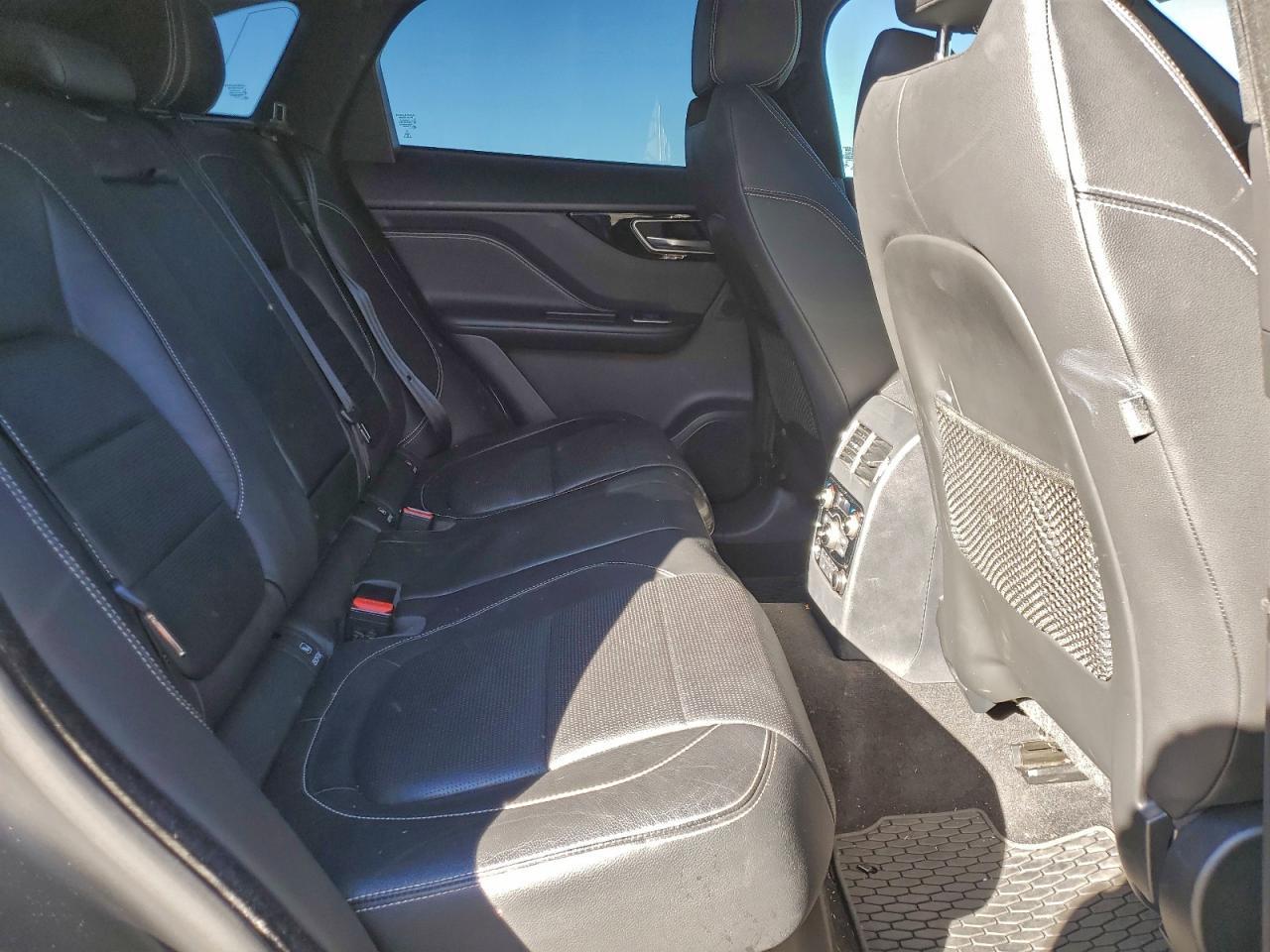 2017 JAGUAR F-Pace