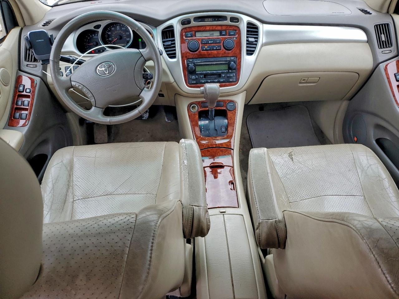 2004 TOYOTA HIGHLANDER
