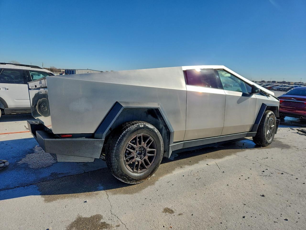2024 TESLA Cybertruck