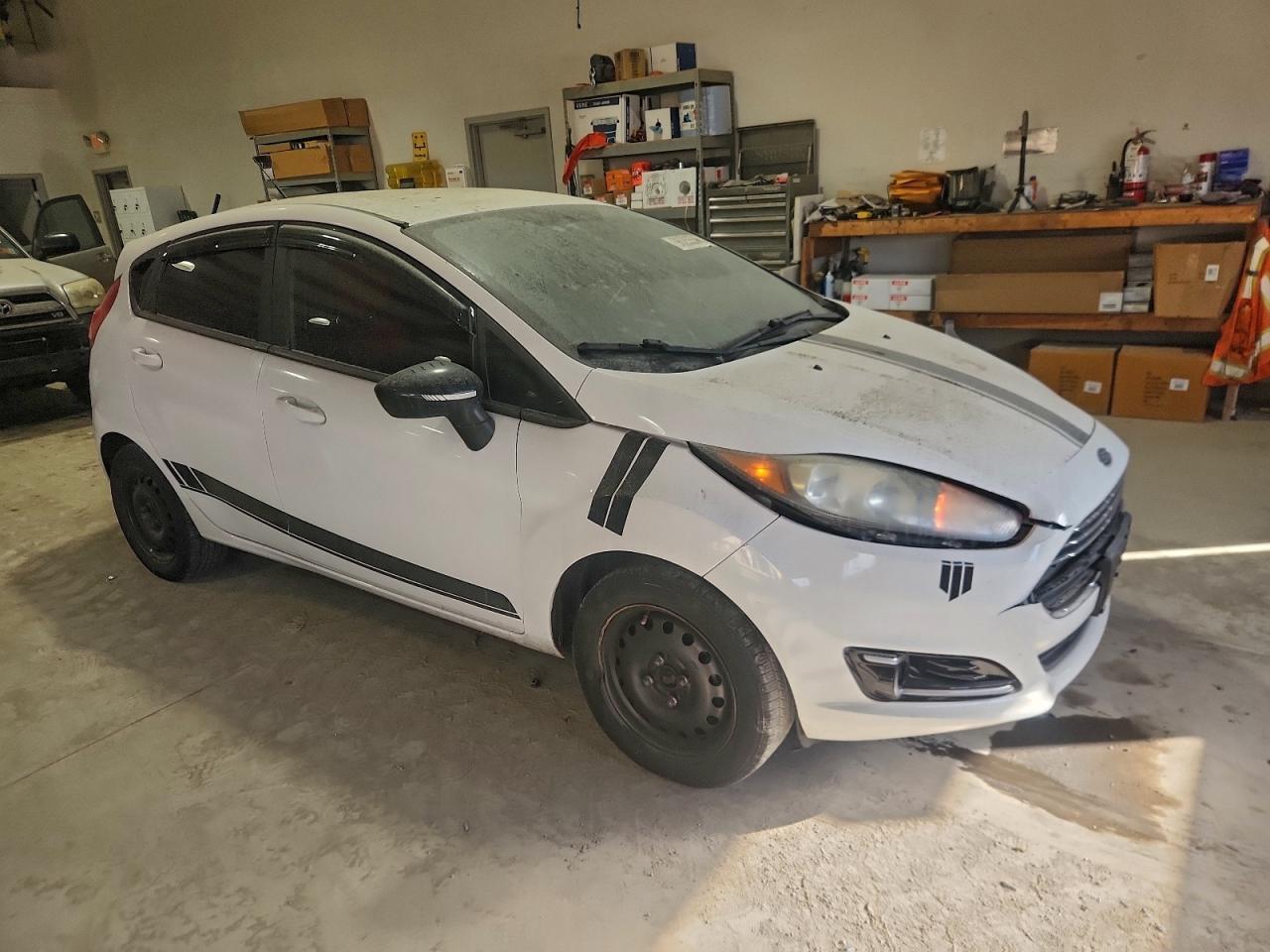 2016 FORD Fiesta
