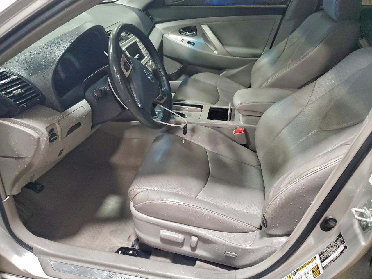 2010 TOYOTA CAMRY