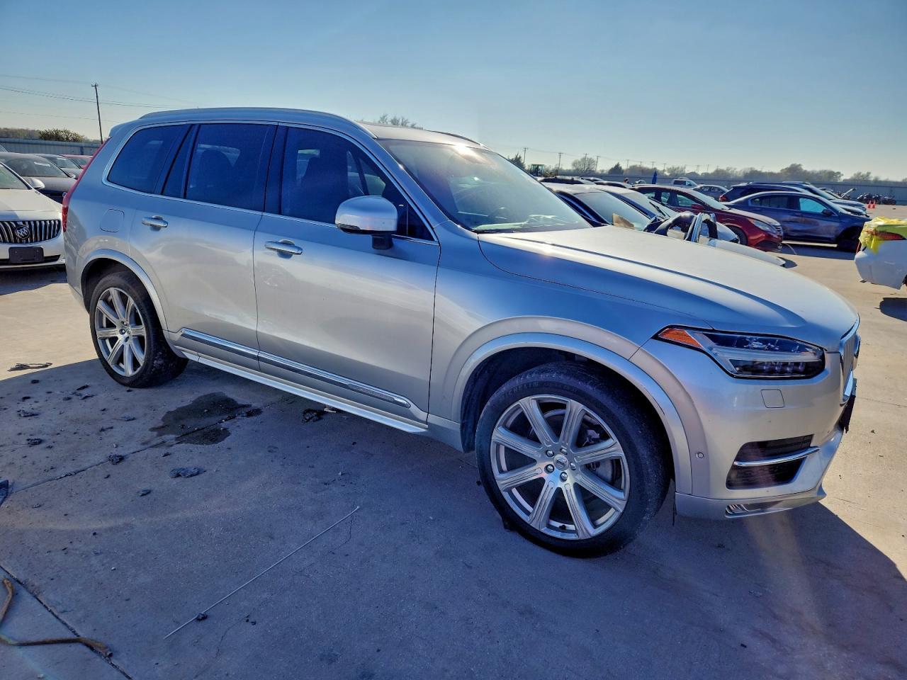 2016 VOLVO XC90