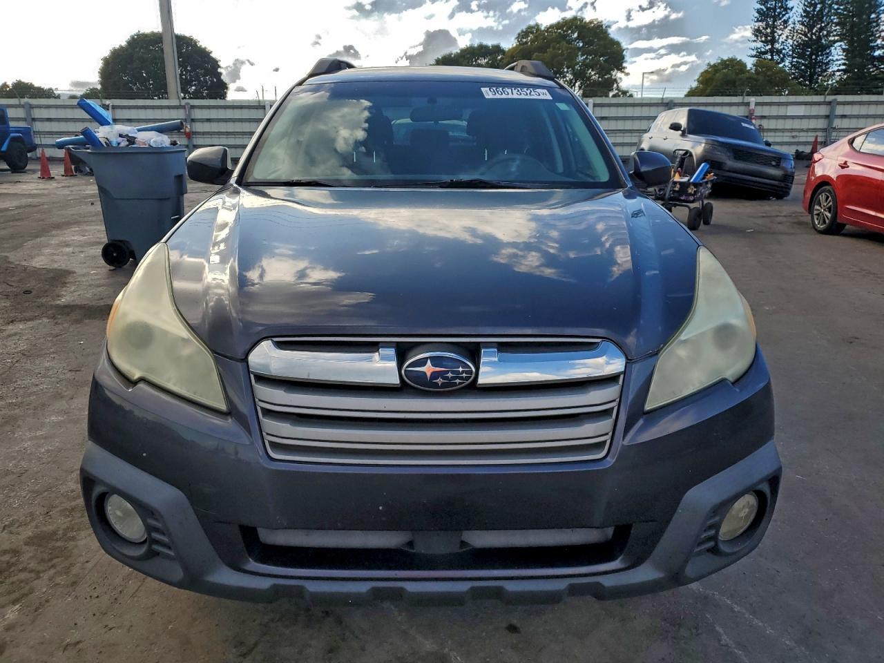 2013 SUBARU Outback