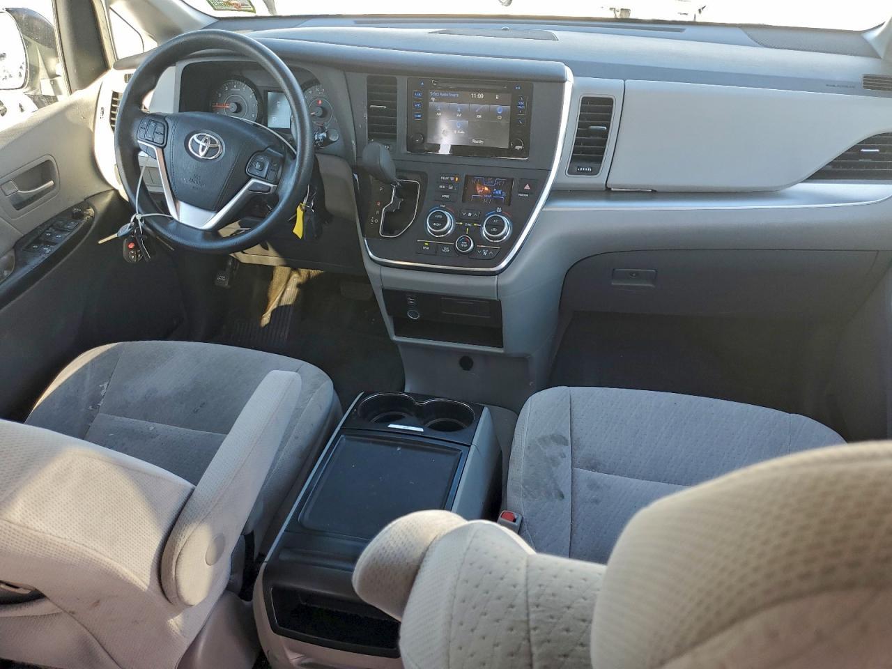 2015 TOYOTA SIENNA