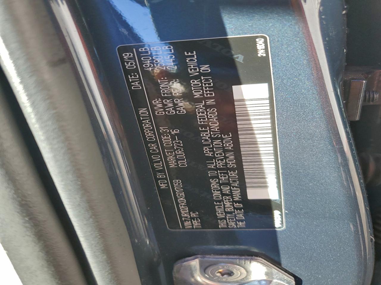 2019 VOLVO S60