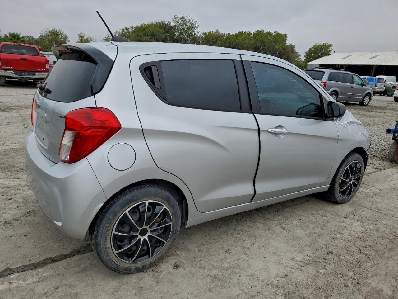 2020 CHEVROLET Spark
