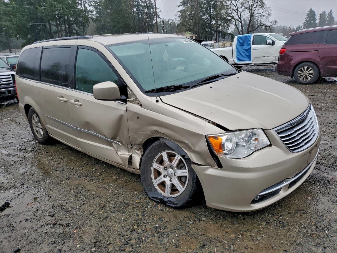2012 CHRYSLER Town & Country