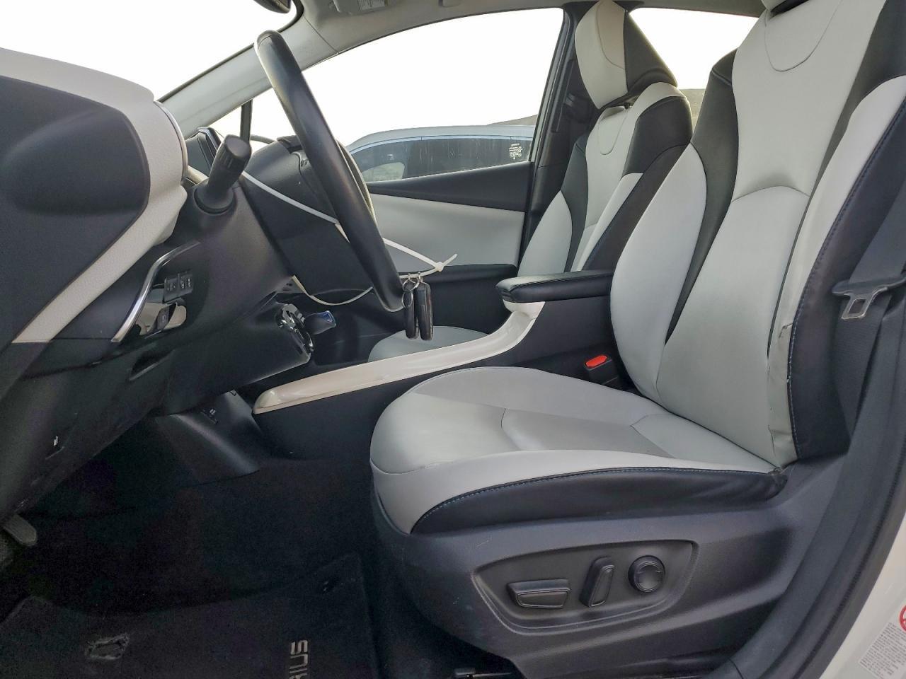 2018 TOYOTA PRIUS