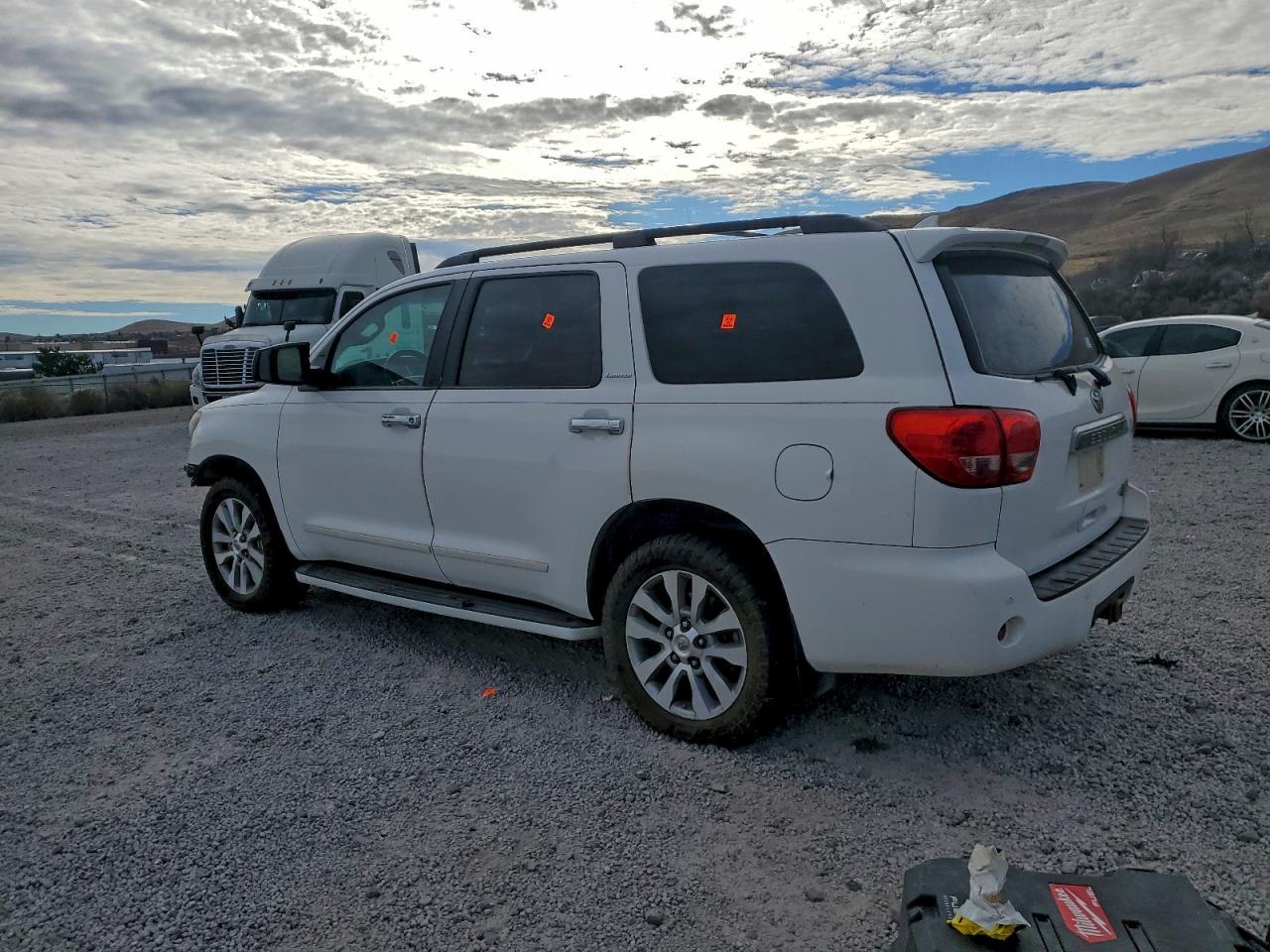 2014 TOYOTA Sequoia