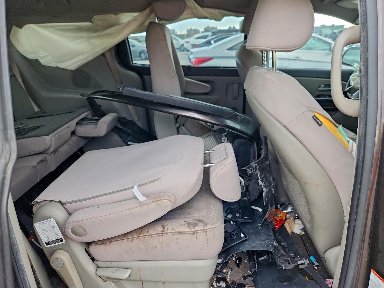 2016 KIA SEDONA