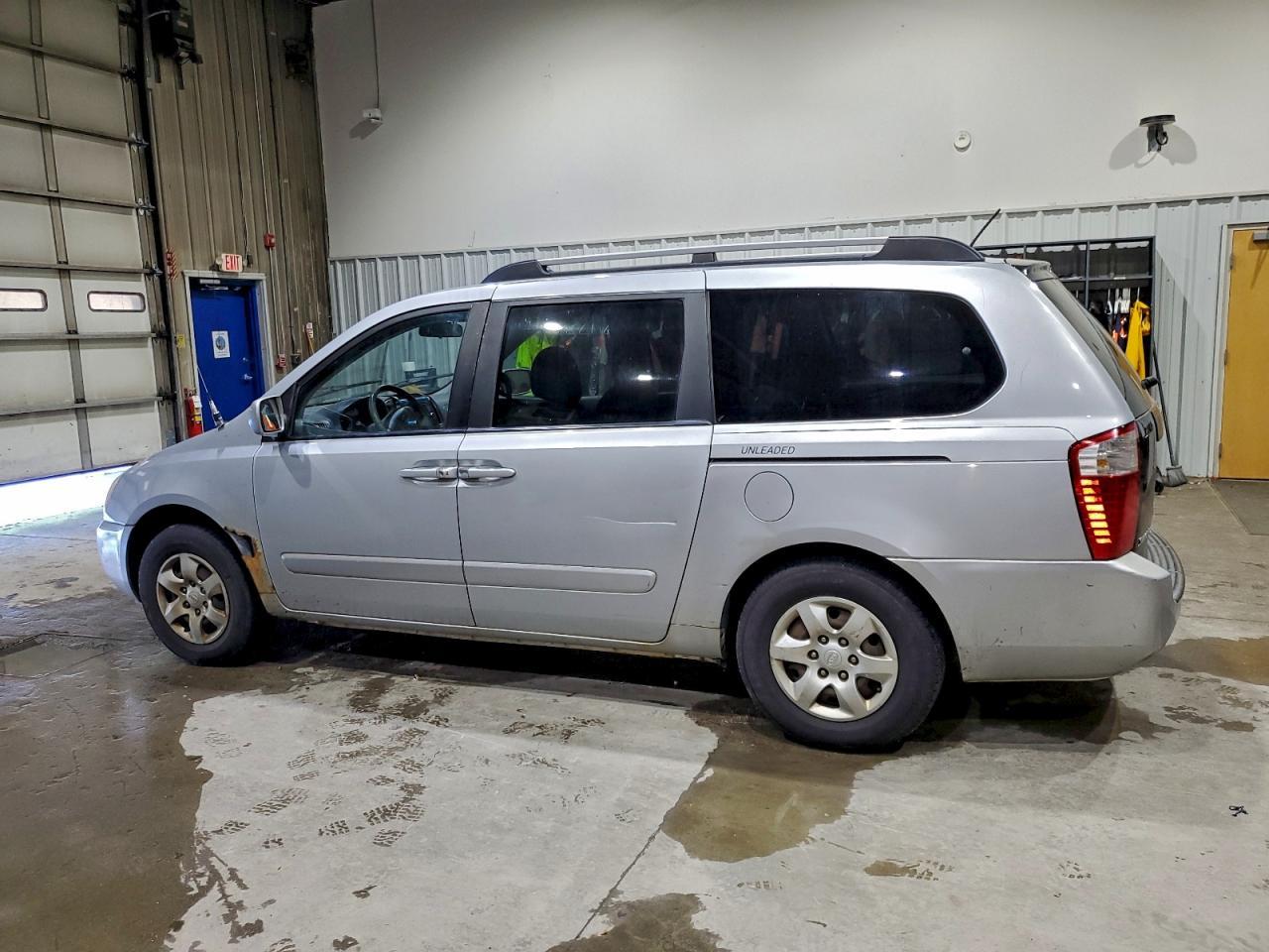 2009 KIA SEDONA