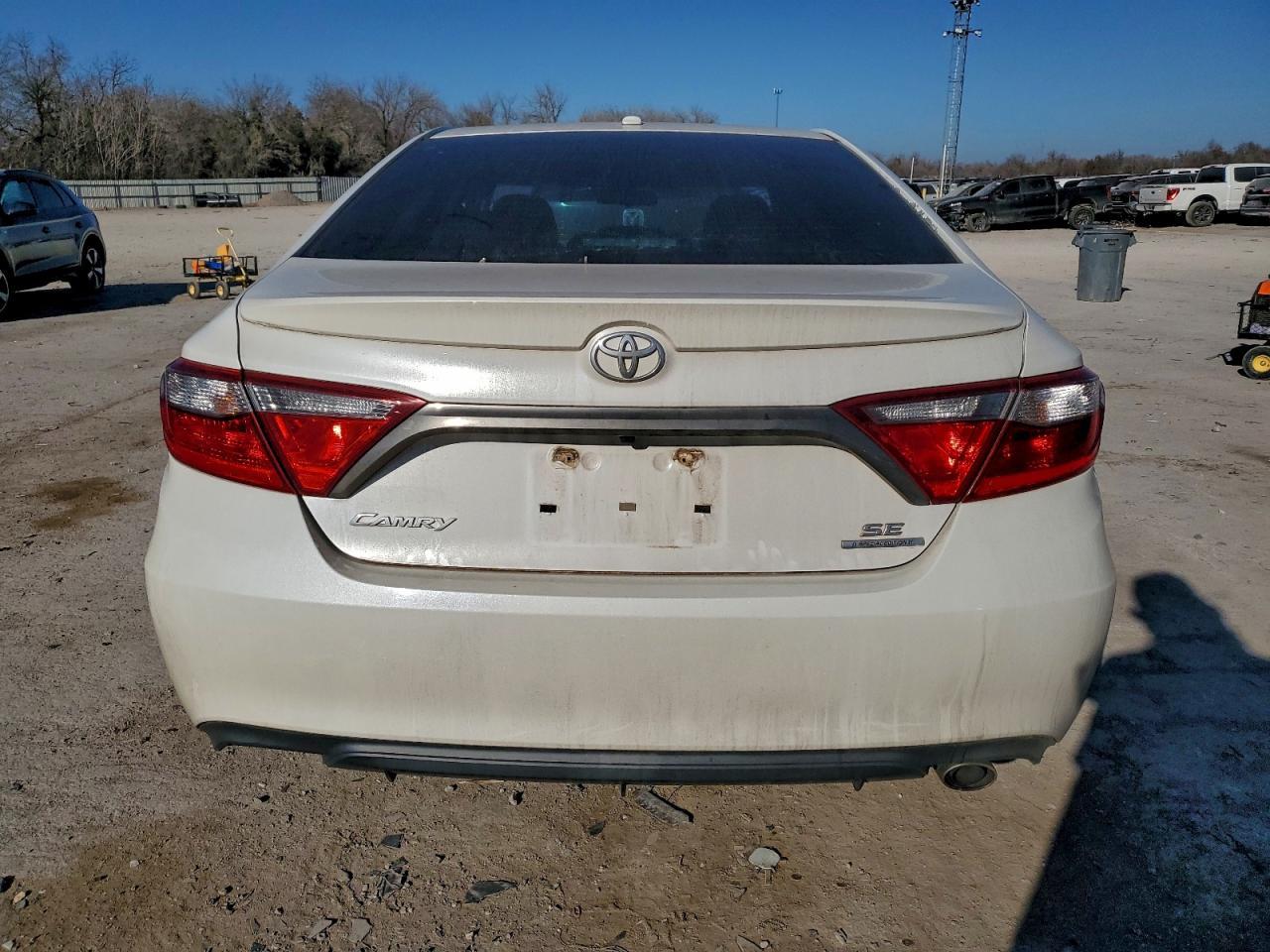 2016 TOYOTA CAMRY
