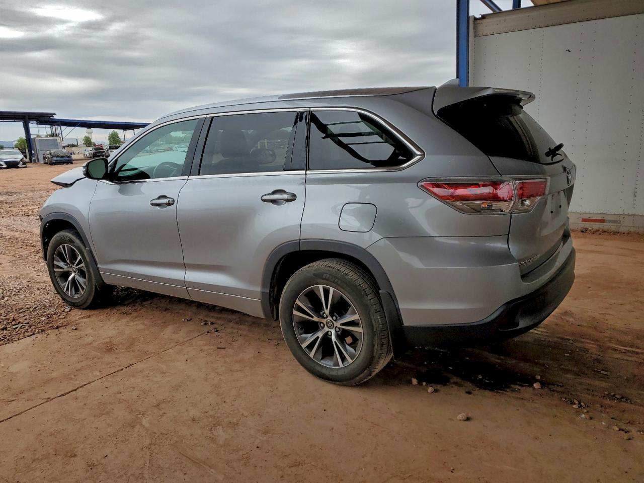 2016 TOYOTA HIGHLANDER
